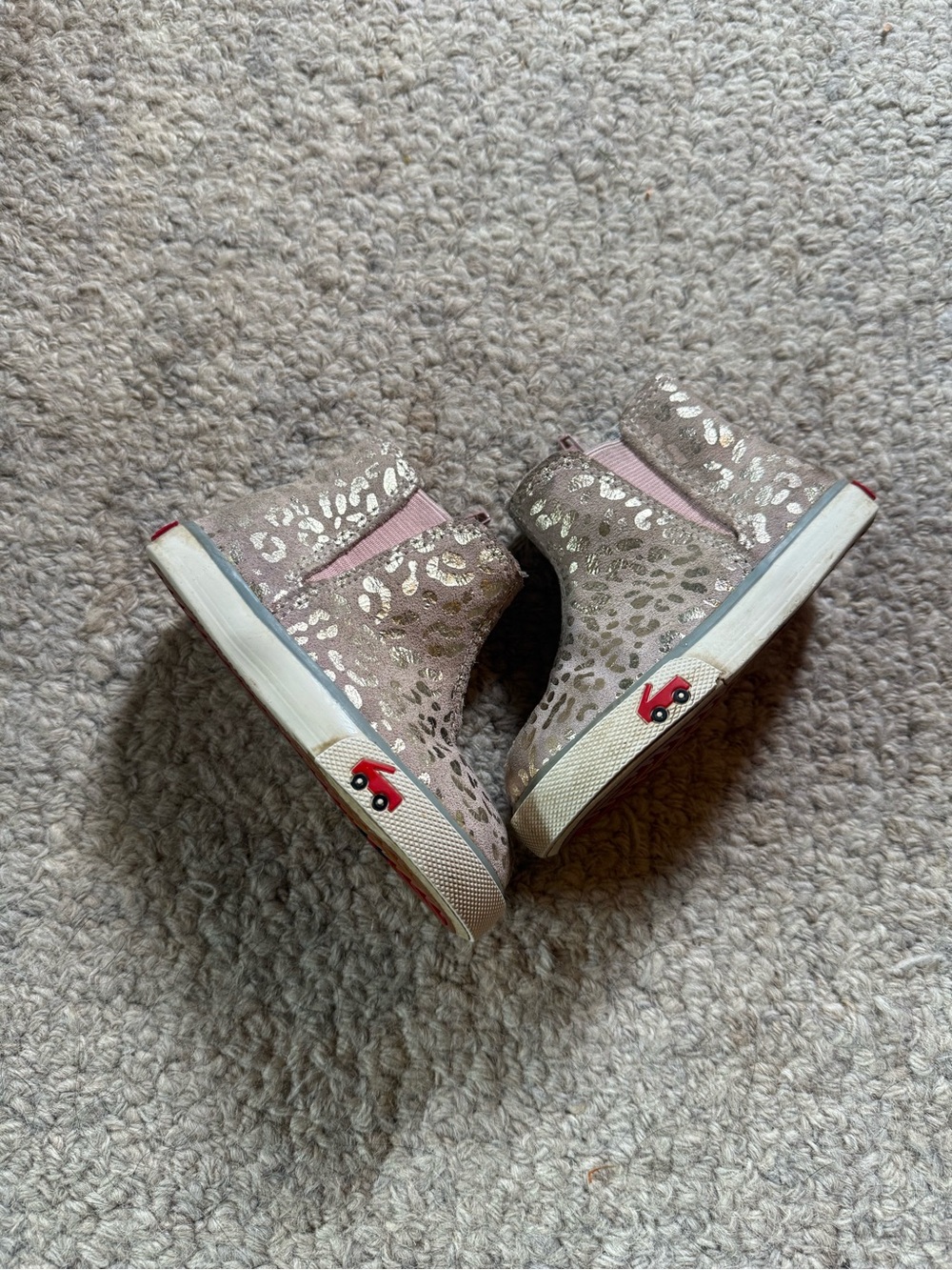 See Kai Run toddler Pink Metallic Leopard high tops size 5